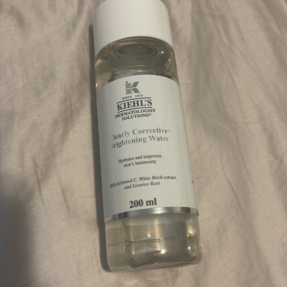 Kiehls Clearly Corrective Brightening Water - Picture 2 of 2